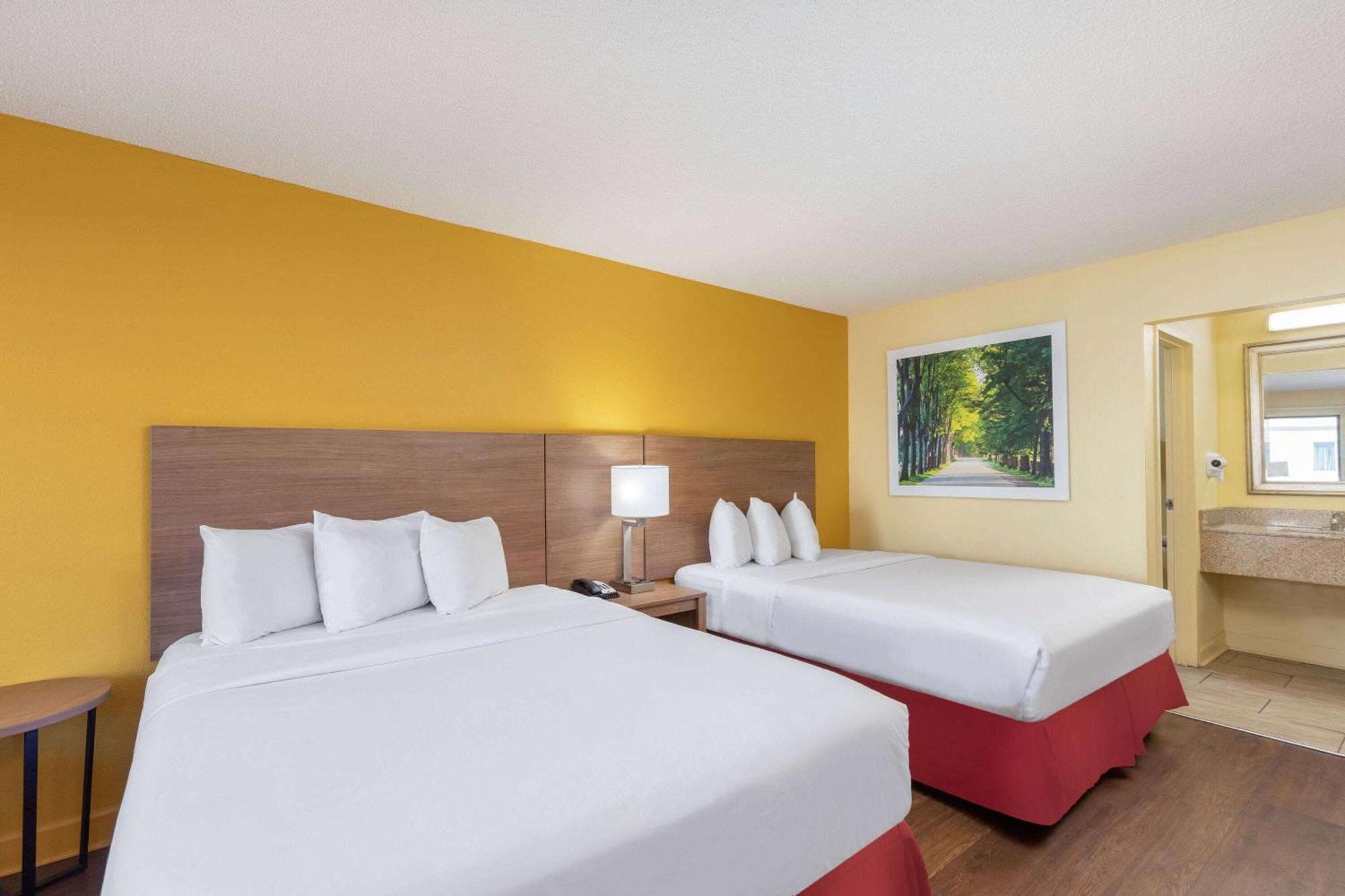 Days Inn By Wyndham Florence/I-95 North Bagian luar foto