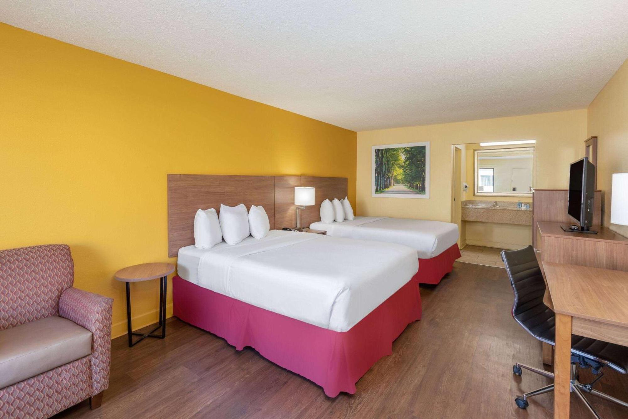 Days Inn By Wyndham Florence/I-95 North Bagian luar foto