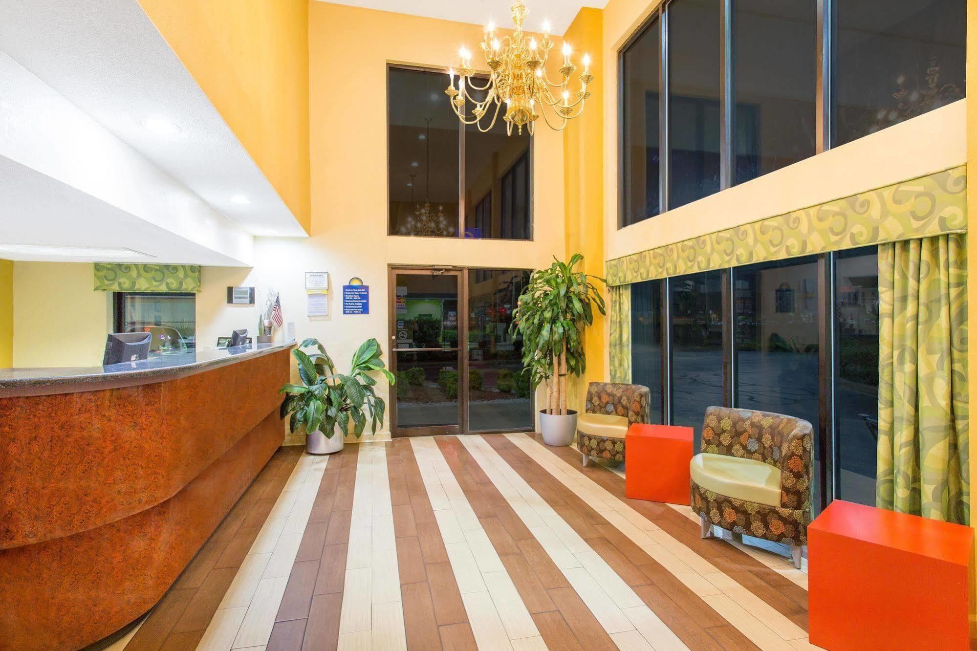 Days Inn By Wyndham Florence/I-95 North Bagian luar foto